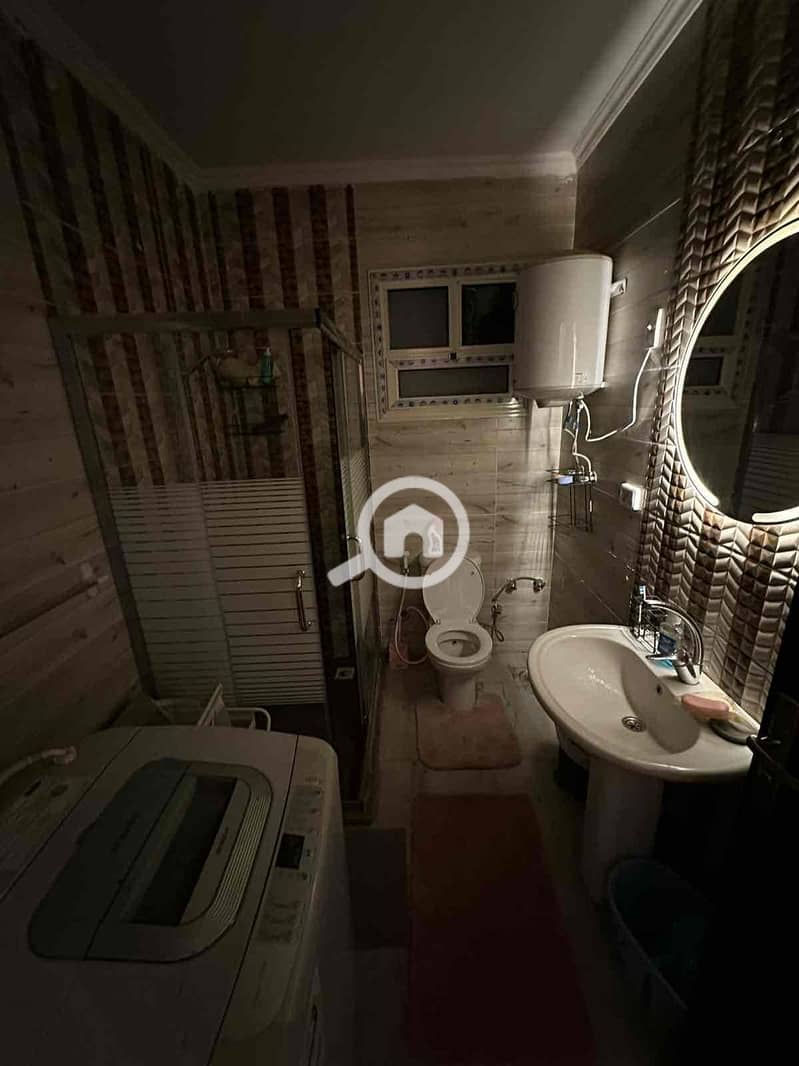 11 1f8b9c4d-2da1-42fd-8d22-f32017e41712. jpg