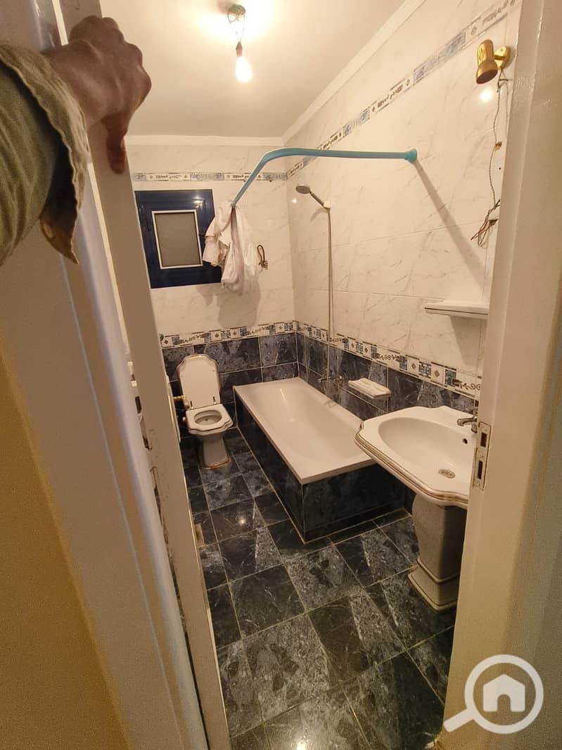 9 dc092d34-f10a-463b-ae4e-80f56b68e3ed. jpg