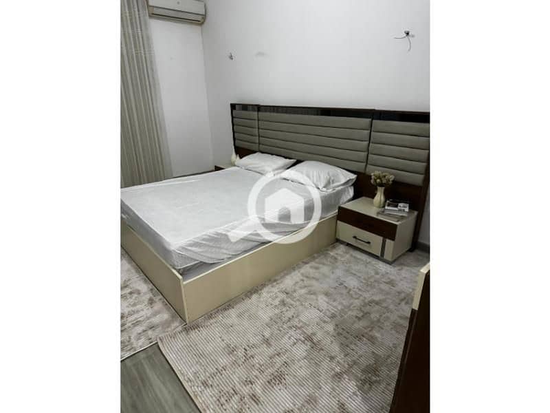 12 e84ba7d9-8bba-48c3-8c3e-58fde1e54c08. jpg