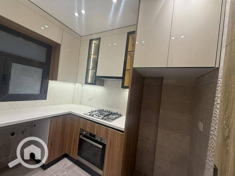 5 51cda3d0-6633-4474-8db7-e5b494fd9f73. jpg