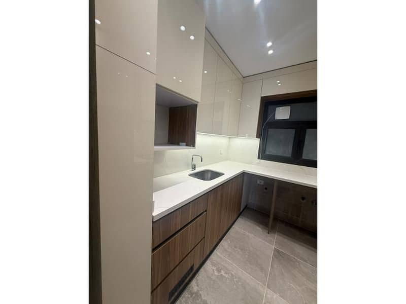 8 a72da1c2-185b-4cc1-ba69-cbf745d829ef. jpg