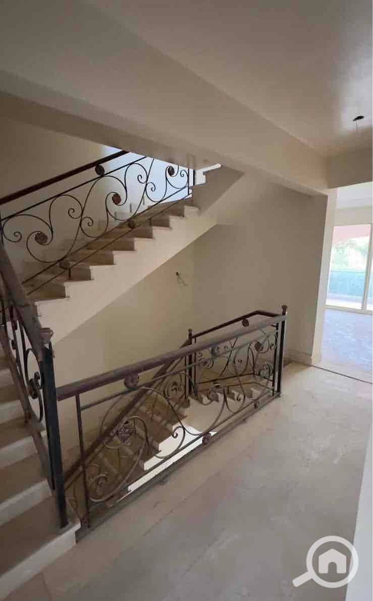 5 bce073d0-65cb-4d16-a1f6-a72fd3404026. jpg