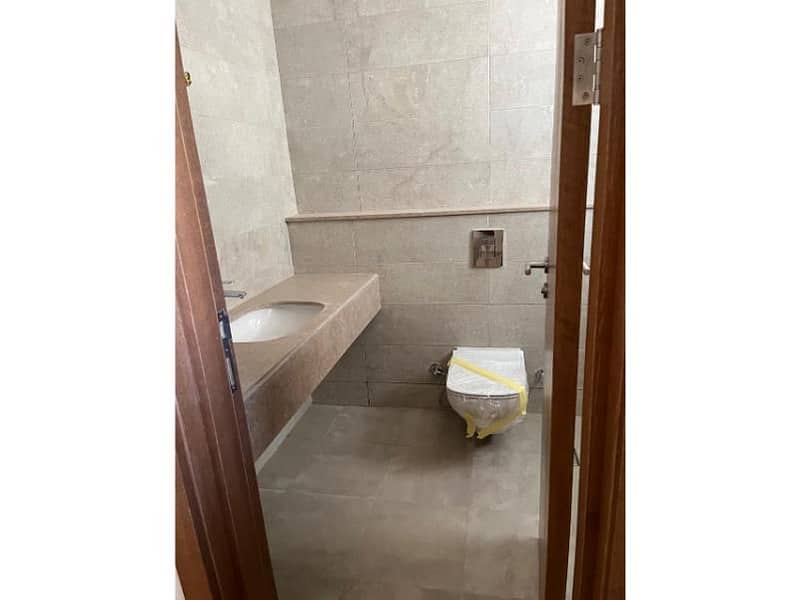 5 4fe0d3b7-2805-4f80-827d-f989202ad2a0. jpg