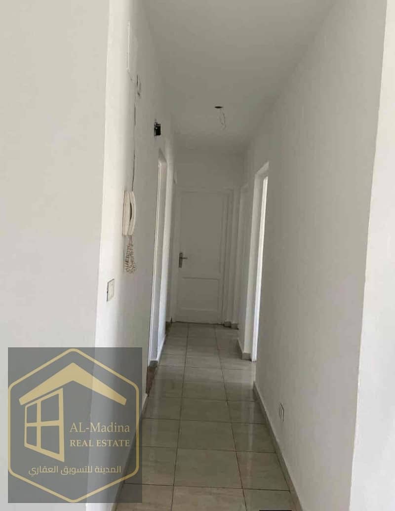 8 eafb2c16-03f9-4515-ae34-f4b21c6520db. jpg