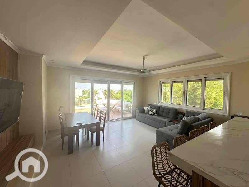 5 ff837442-0746-42ba-81cd-8ff9a097bd87. jpg