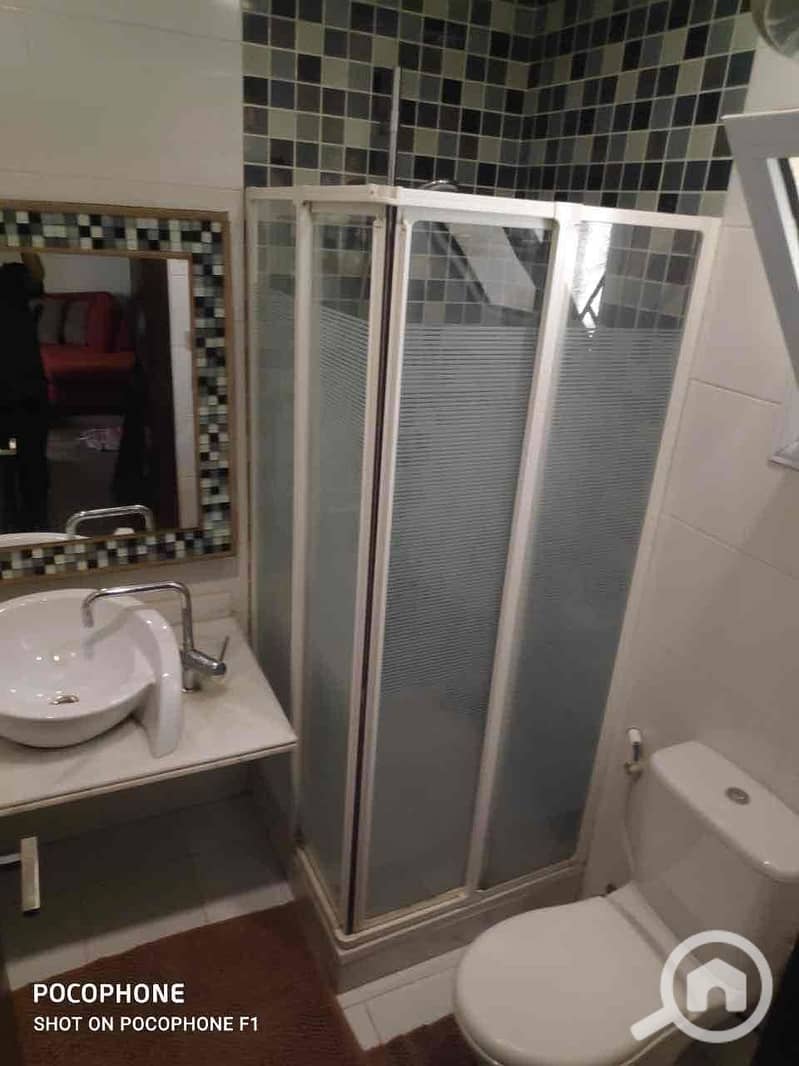 6 e47c31f8-fe82-4f5d-bb89-a88a0b98a731. jpg