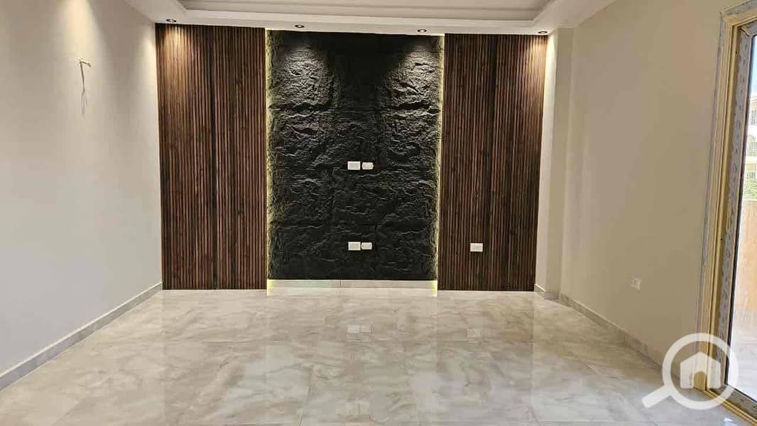 2 90a1d7d0-b90d-421a-8cea-cd4e78142bd8. jpg