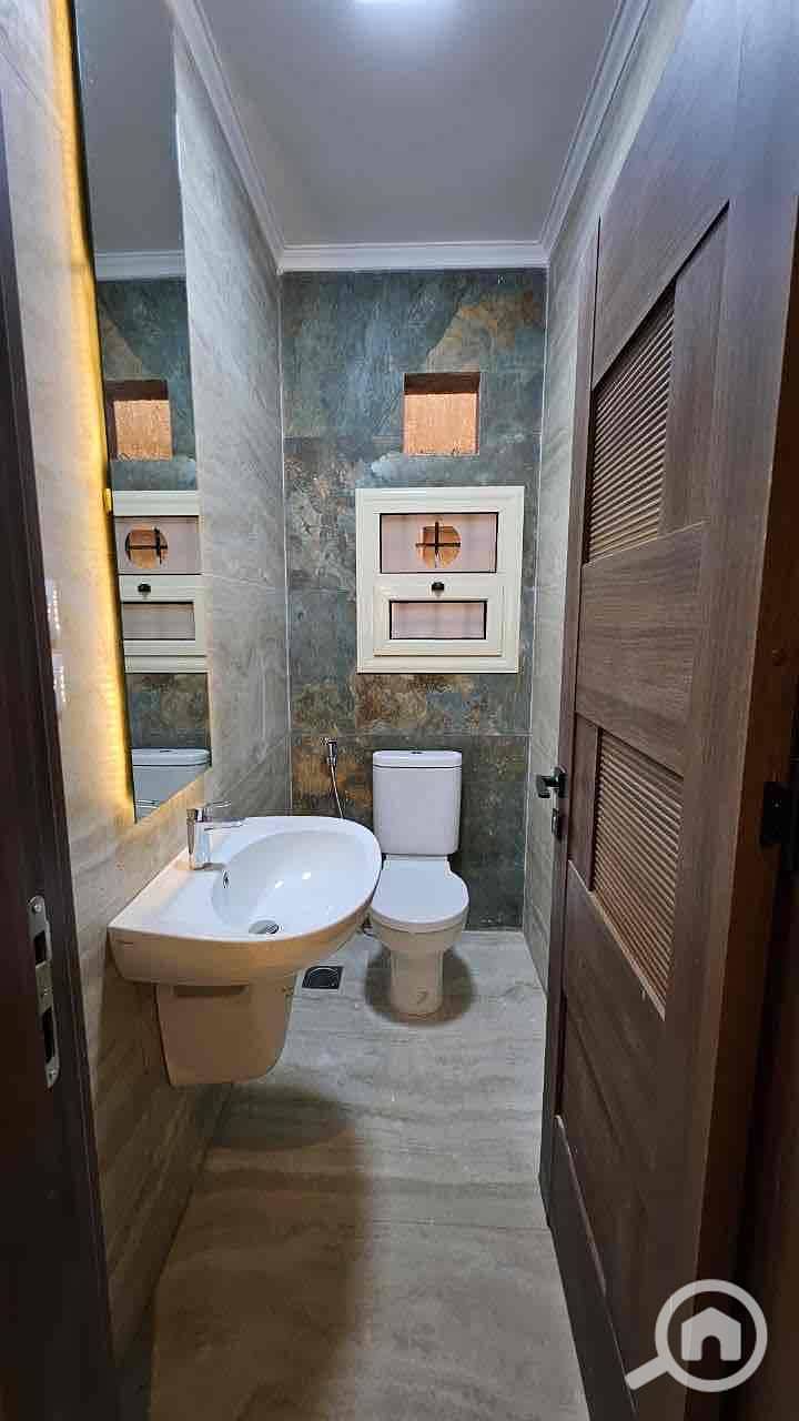 12 5dd0436c-5b5f-4739-b214-5270ee1990db. jpg