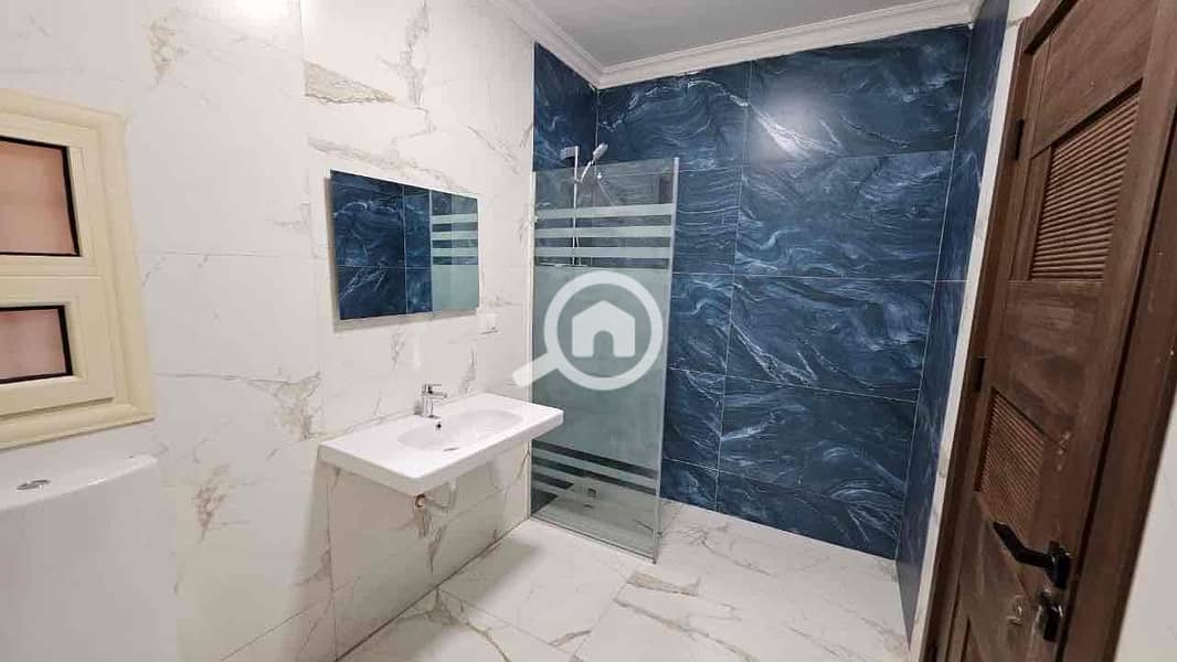 13 33bf2d9c-11ed-43e7-99c7-bd7350b8cae6. jpg