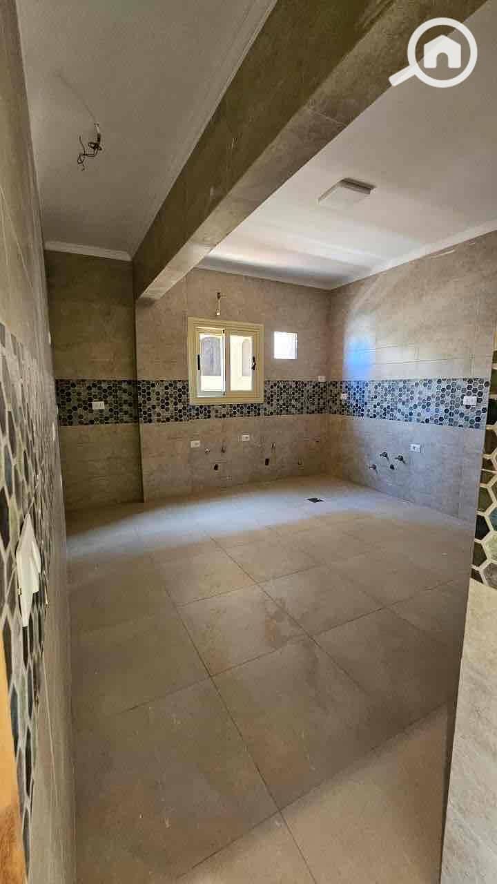 14 4abe018e-ad10-4c05-9cb8-e3c76a935cb9. jpg