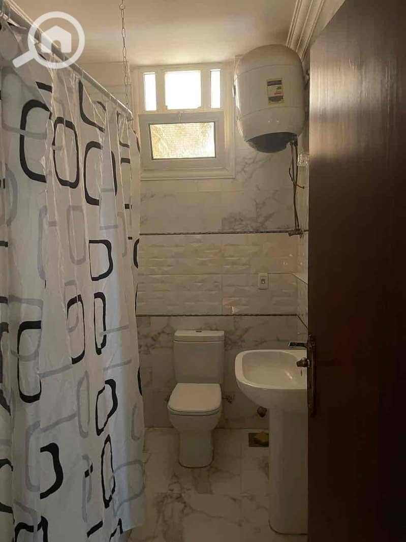 18 9e7879a1-94d7-4156-9936-81fb7c2fc7ff. jpg