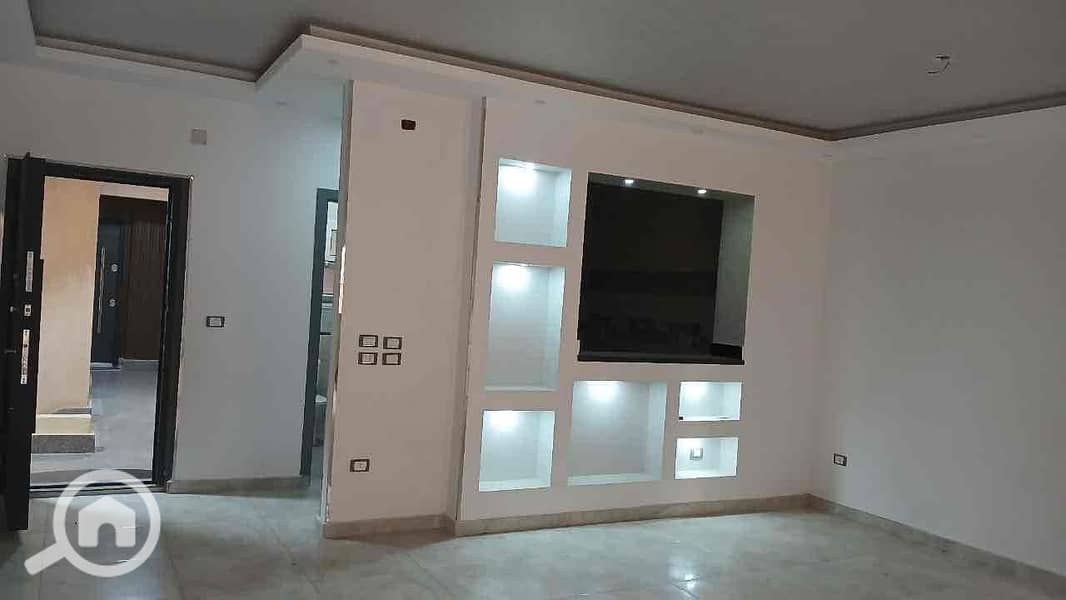 9 2f84db3b-bc8b-4b79-8e56-0d040d2d907c. jpg