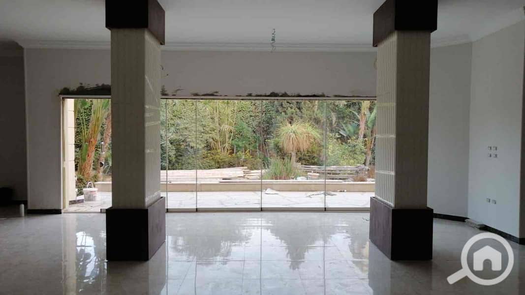 4 ff1817d5-bc92-49ed-84a1-66705d3de8ae. jpg