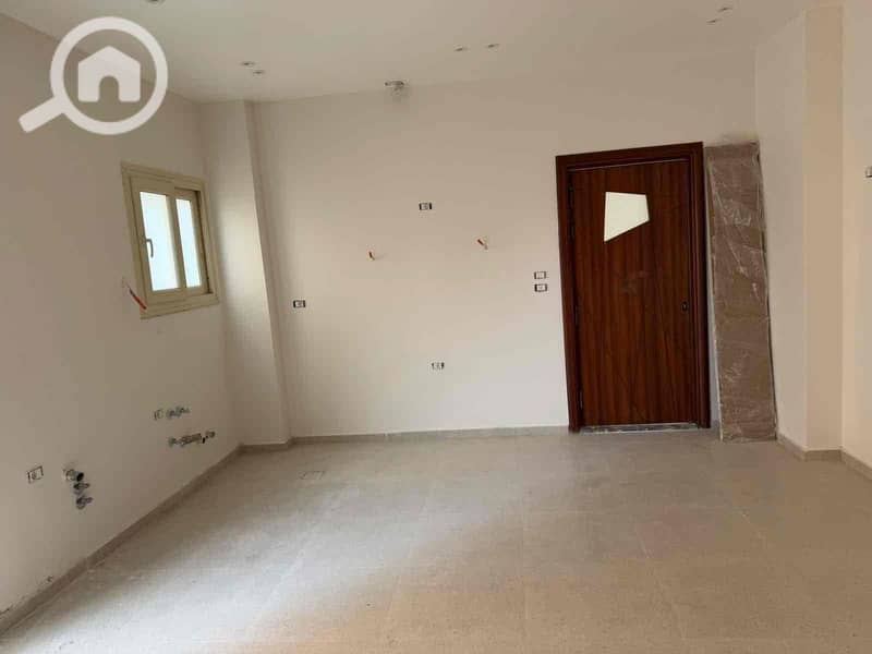 7 8ca5fd95-fc2e-4589-b615-ff385f398b6b. jpg