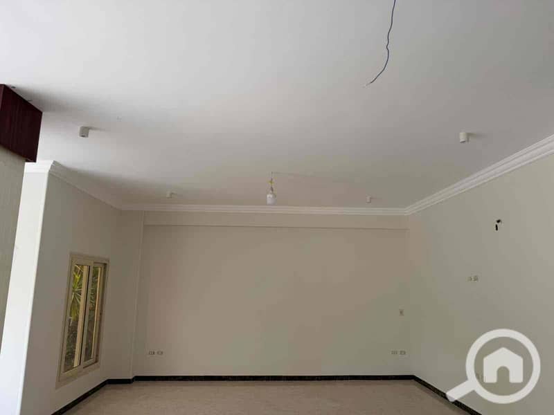 9 84f25e03-bd54-467a-83ae-03434b1c9a69. jpg