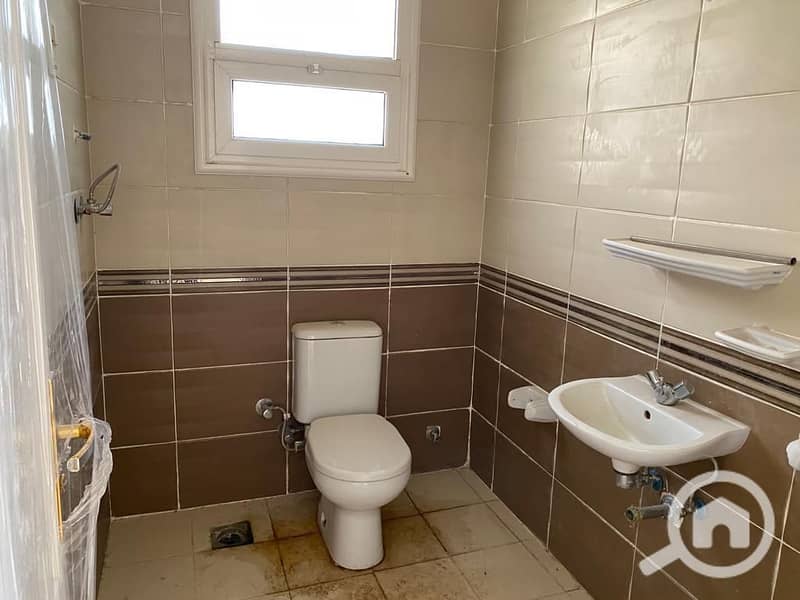 7 a8e9cb83-99d1-4866-90d7-95a347cf52b0. jpg