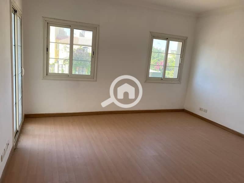 8 aaeb1295-17f3-44a2-b127-8c68dc8f5b0d. jpg