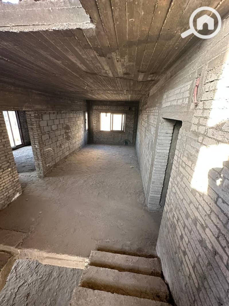 4 77a15fa6-d7bc-403c-b6d8-0c3c5aa542e7. jpg