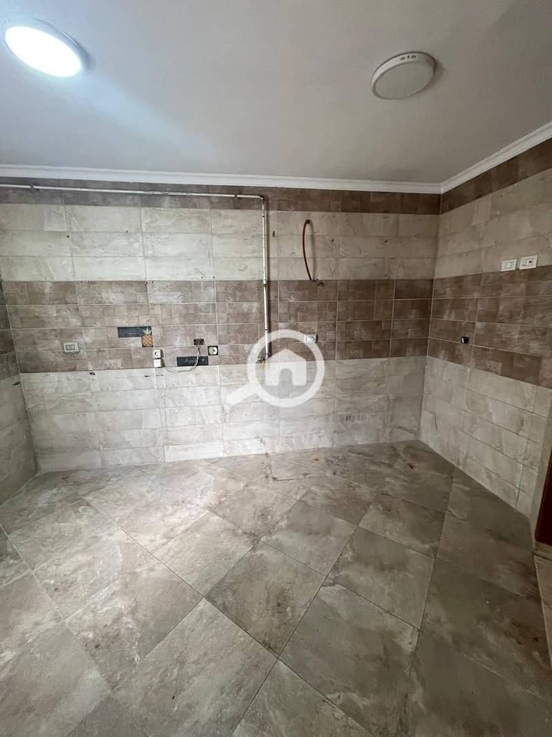 15 b1150f46-87b3-4633-ac73-6b55204ca3c1. jpg