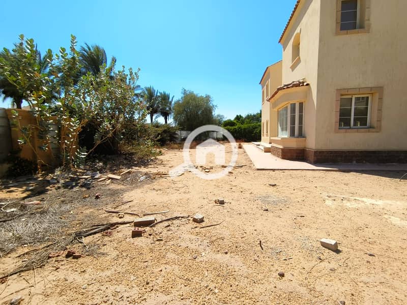 18 abdcdbea-4b0c-4285-844c-ca083fe73394. jpg