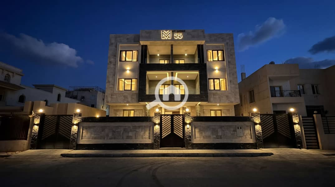 3 At_night_the_4k_202512261538. jpeg