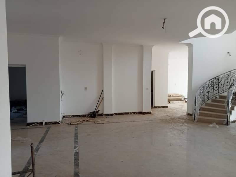 15 dfb37b89-2425-47f1-8c99-6b8711de110b. jpeg