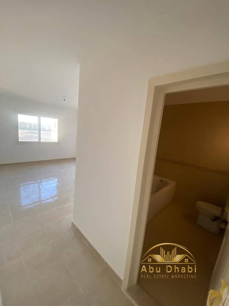 7 c2a77c11-bd74-4db7-ac52-cd6bbffd4c83. jpg