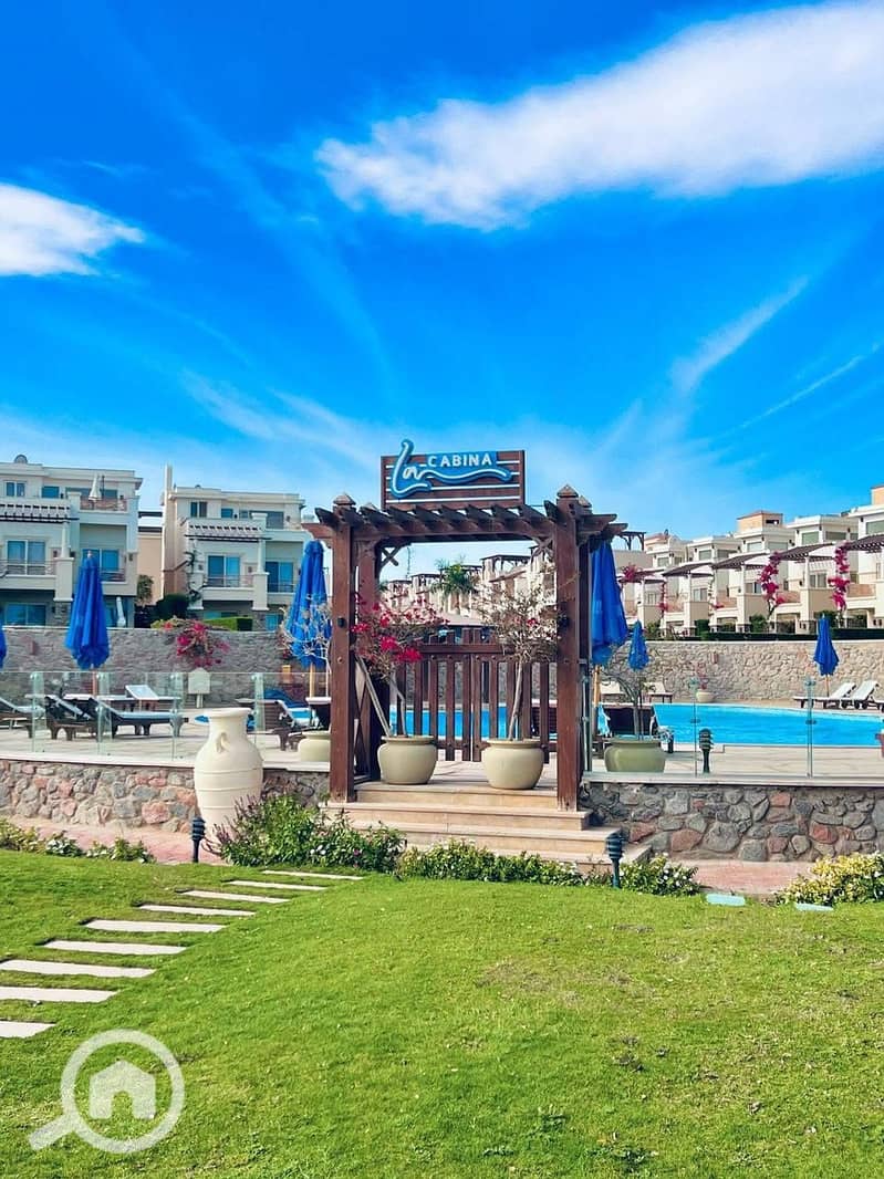 29 da9afdab-8f35-407a-88b7-93fe096bdd8b. jpg