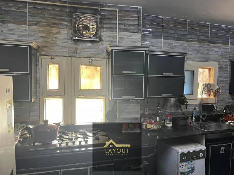 12 aa003ce5-f868-456d-b8ee-e1d9494c34ba. jpg