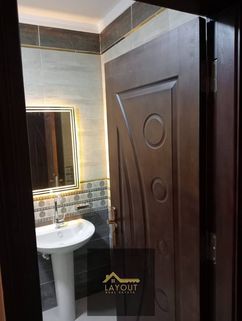 9 9d84cb07-73fe-4f1e-aa15-a6b4c144bd66. jpg