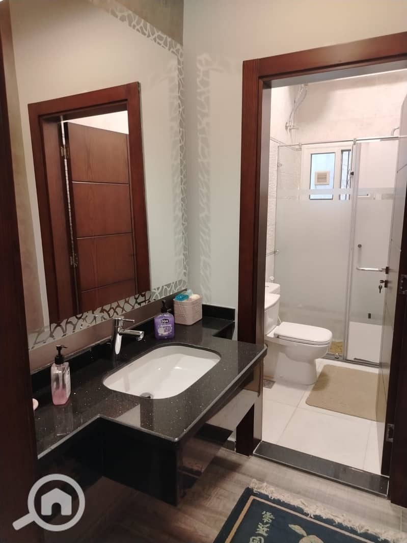 16 692c1d9e-7989-4649-9c9b-082ae4aaf4b9. jpeg