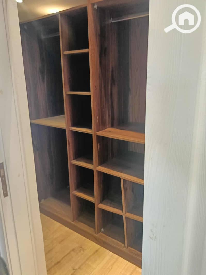 12 70267795-e14c-469a-a34e-dad10c514f01. jpg