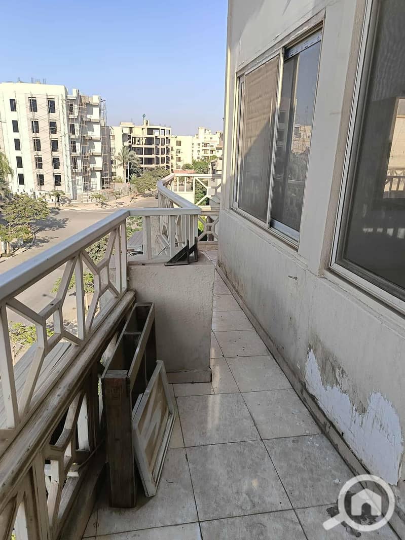 15 b2c90b28-a373-411a-b4c1-8c789b56c678. jpg