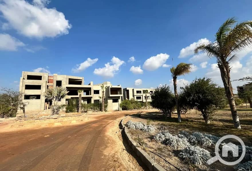 7 8216928-3b87fo. JPG