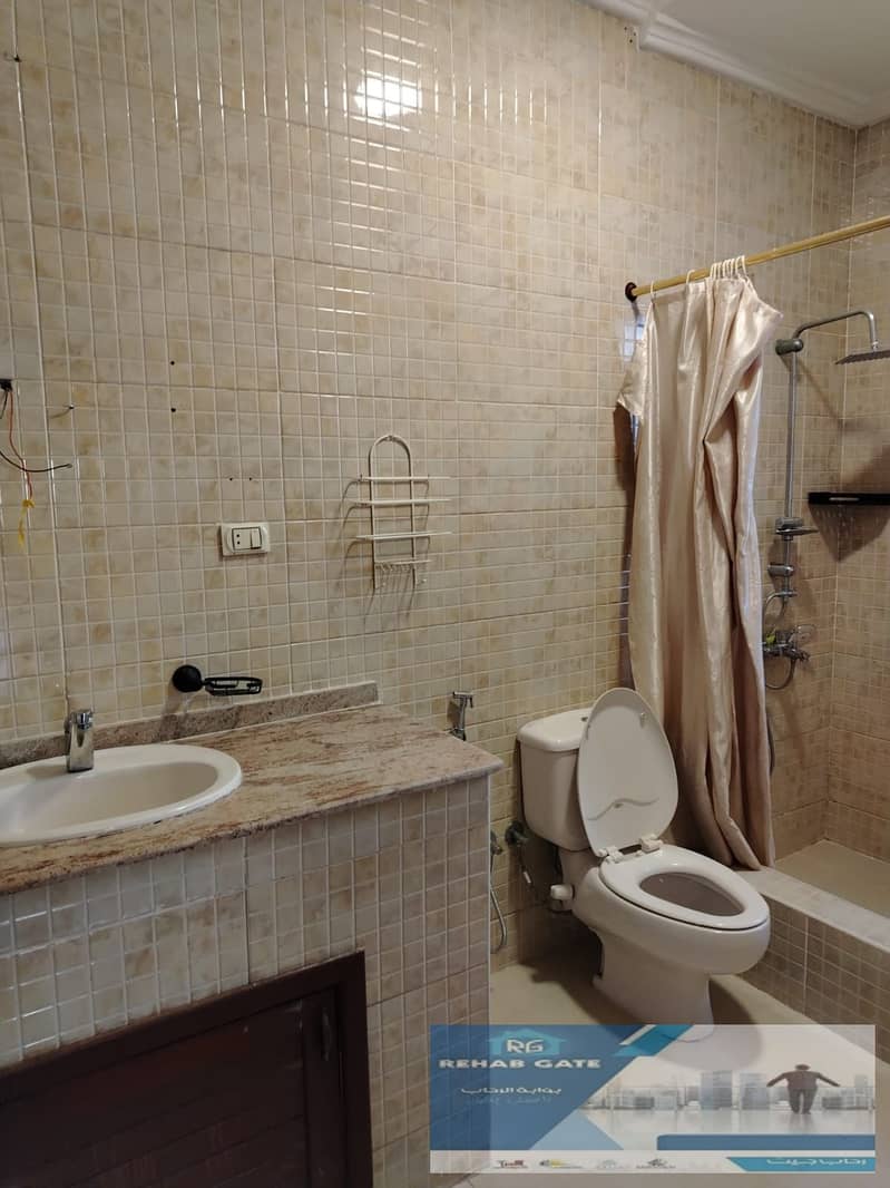 13 b444a6a9-d044-4698-b4e1-f98dda0d5a57. jpg