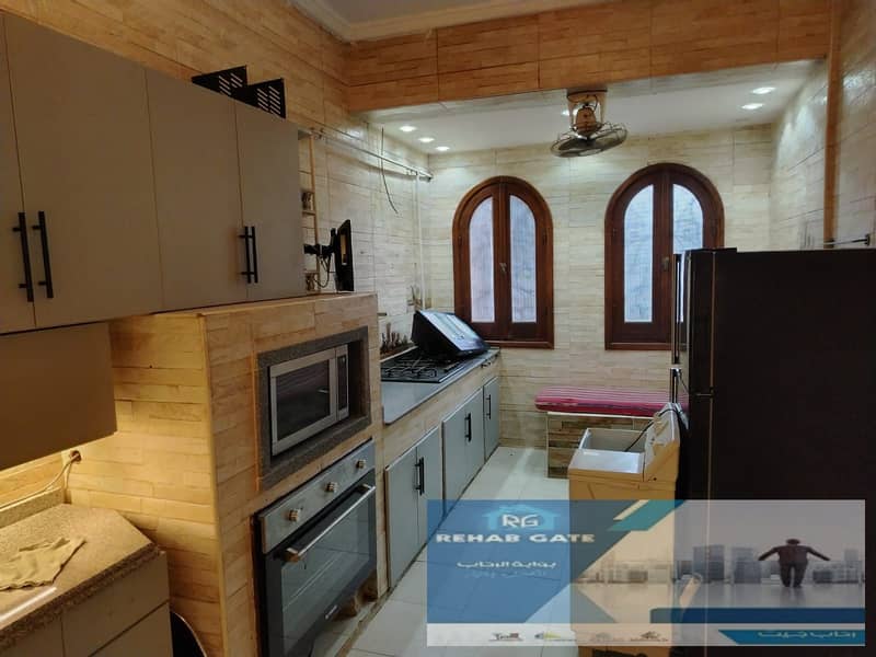 17 e5f34e5d-3fa4-44a5-8a34-6372dc4ad936. jpg