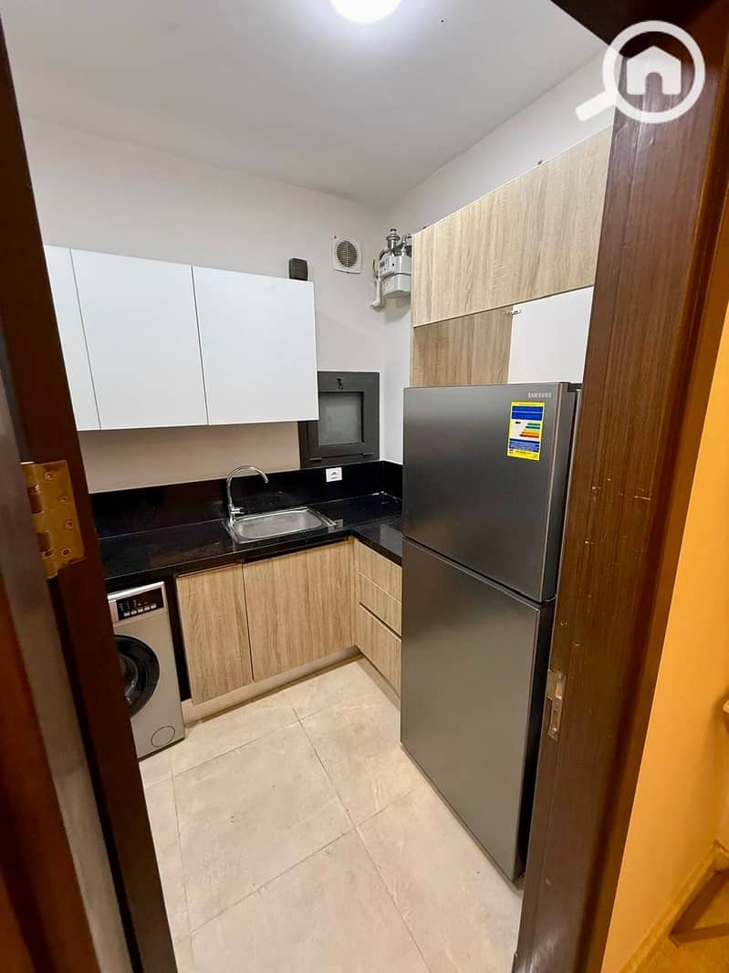 10 5f568901-4ee0-4b9d-807c-b87e58261ee9. jpeg