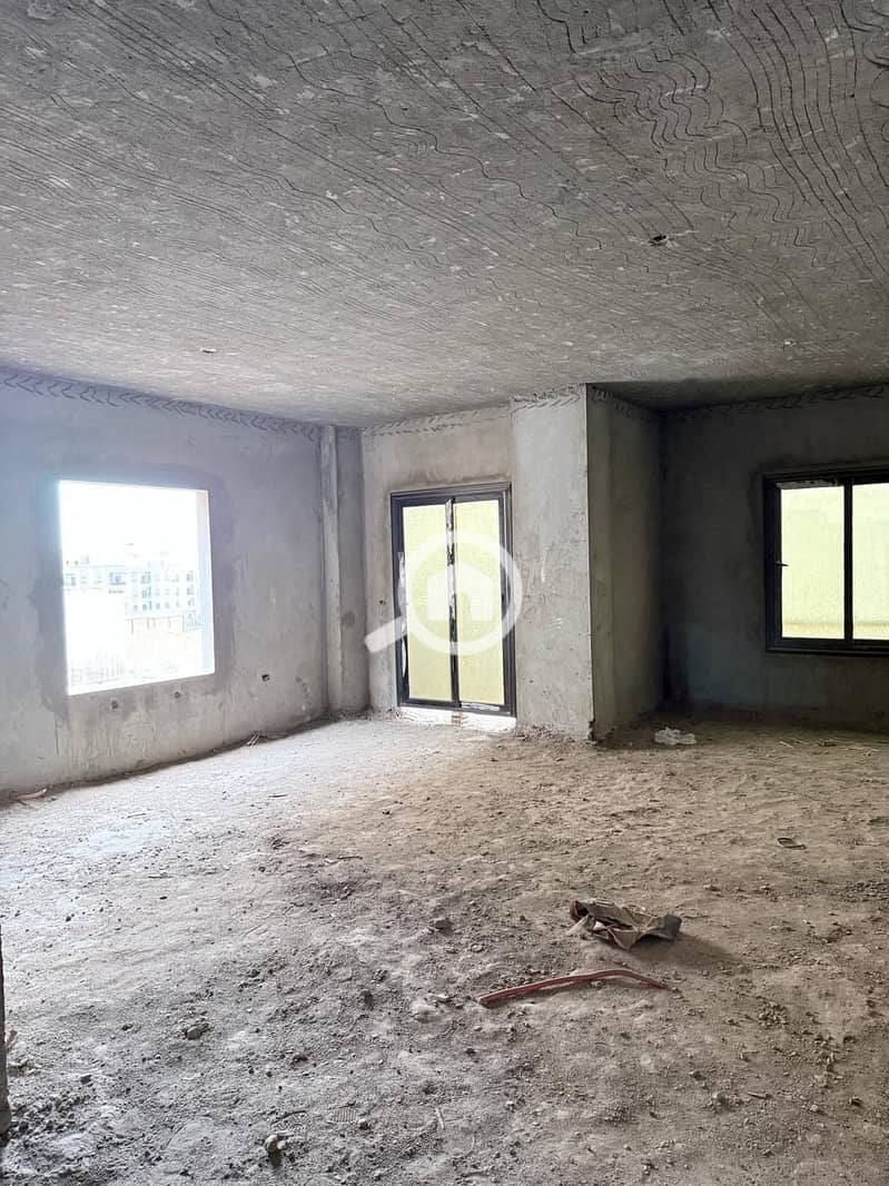 2 74c68f06-d5c2-47f1-9157-e467d484e3f3. jpeg