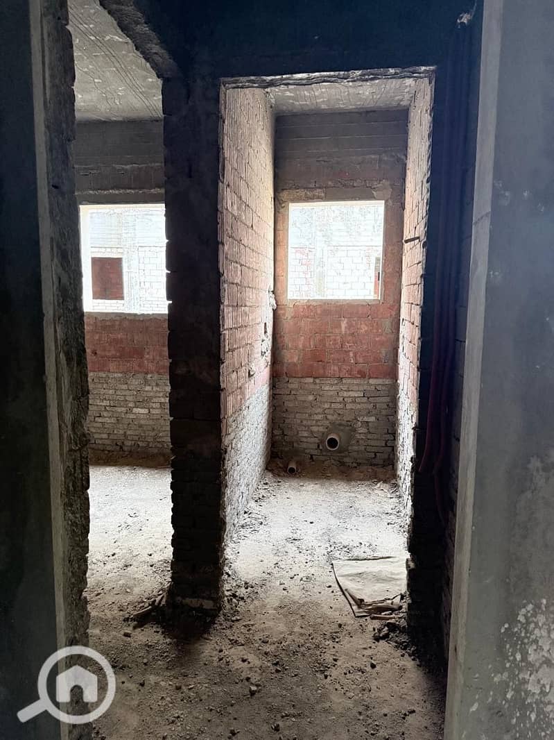 12 c53cd18b-7b83-4296-960b-943bff6d2a48. jpeg