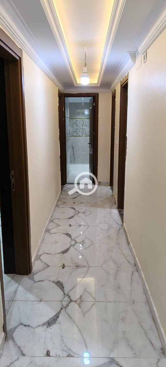 4 897b55ea-4e57-44fa-90d8-3ea6c29ce679. jpg