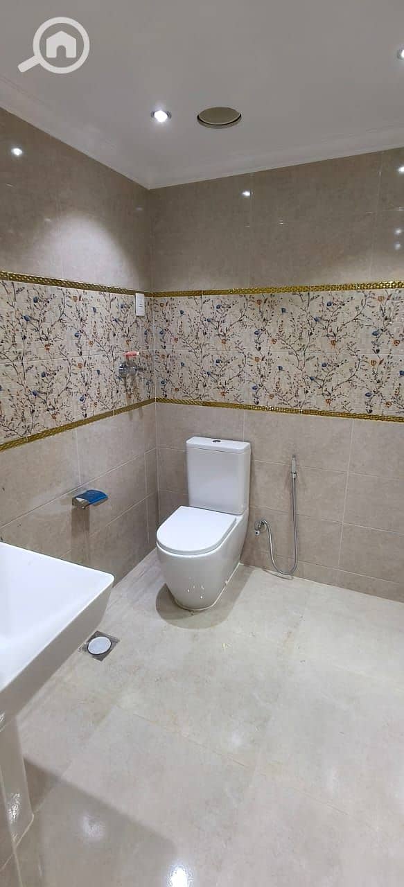 6 2f75651a-947f-4d8f-86b6-6958d2e84974. jpg