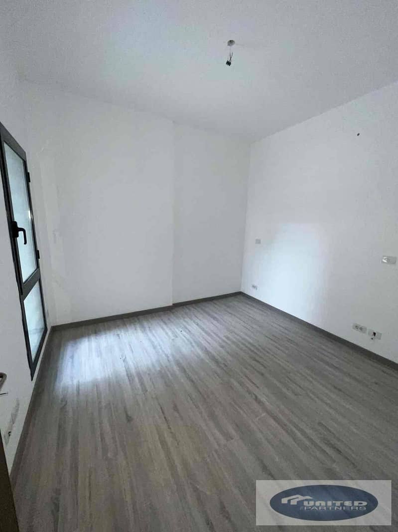 4 75bb5a9d-ec6e-4bda-a904-a4ad4a2f037e. jpg