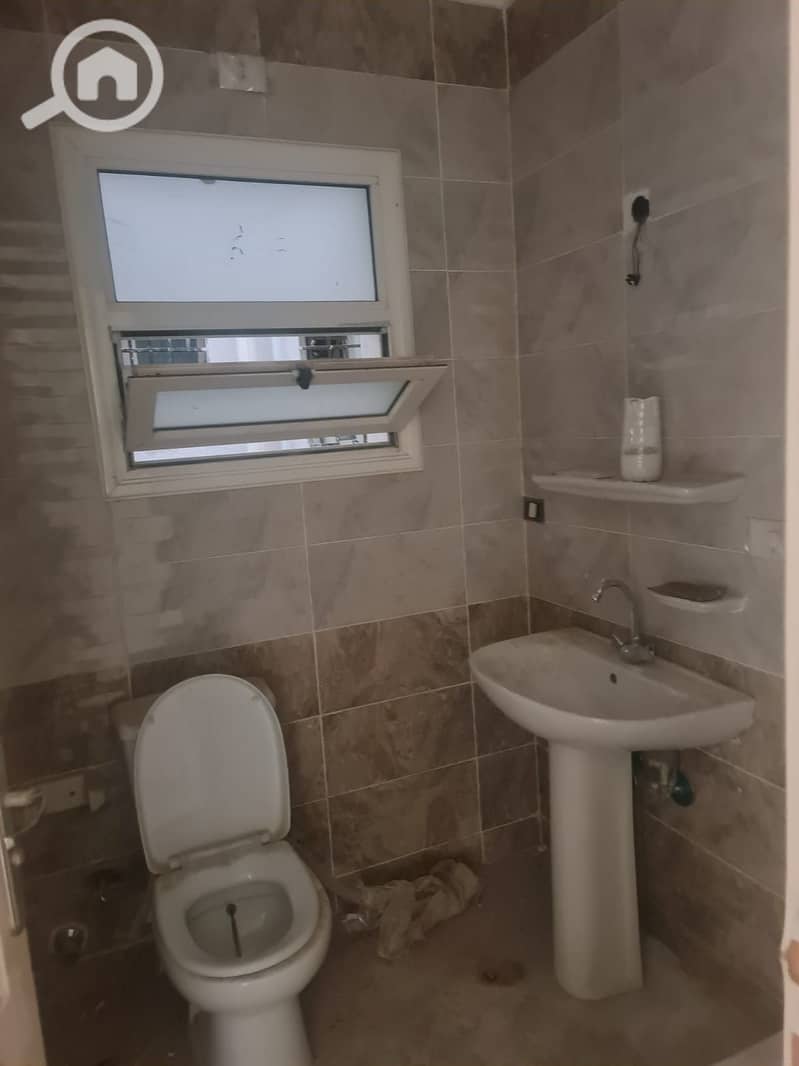 8 482c4228-fdb8-4847-8167-36a051410bae. jpg