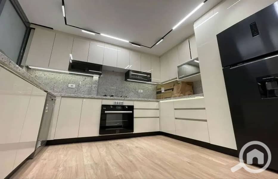 7 8183076-f2422o_1400x900. jpg