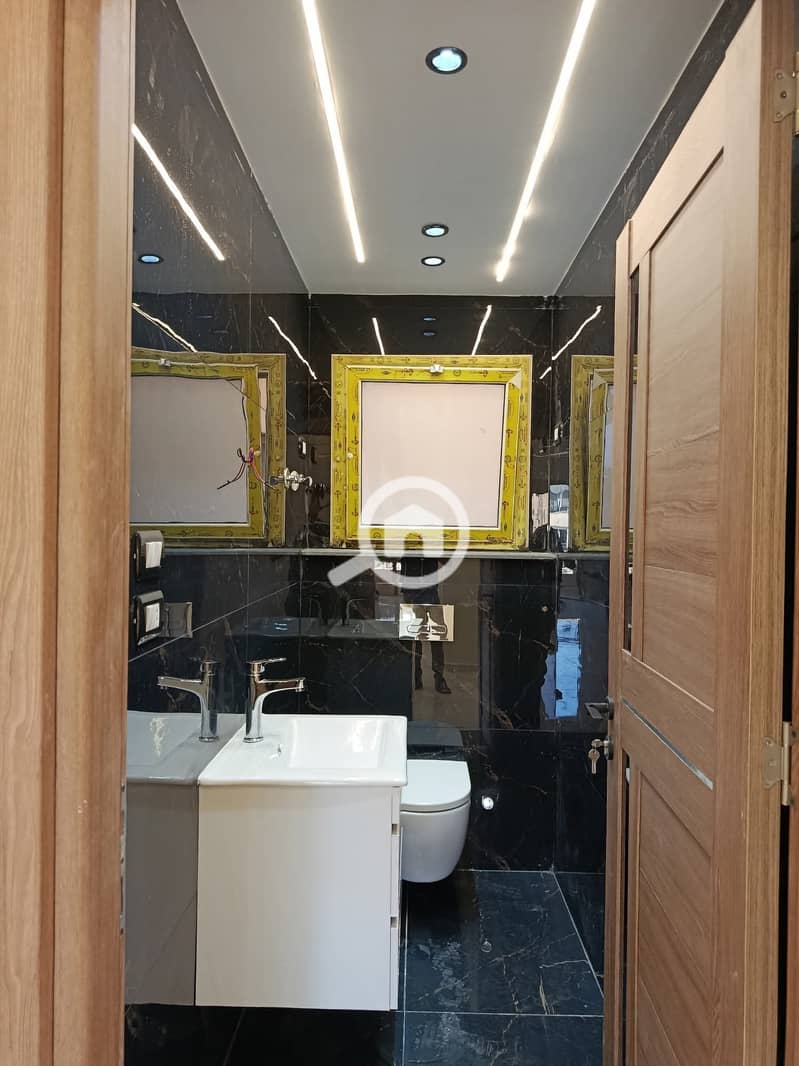 8 d6e33f75-6c17-45f0-8cca-156789fb2def. jpg