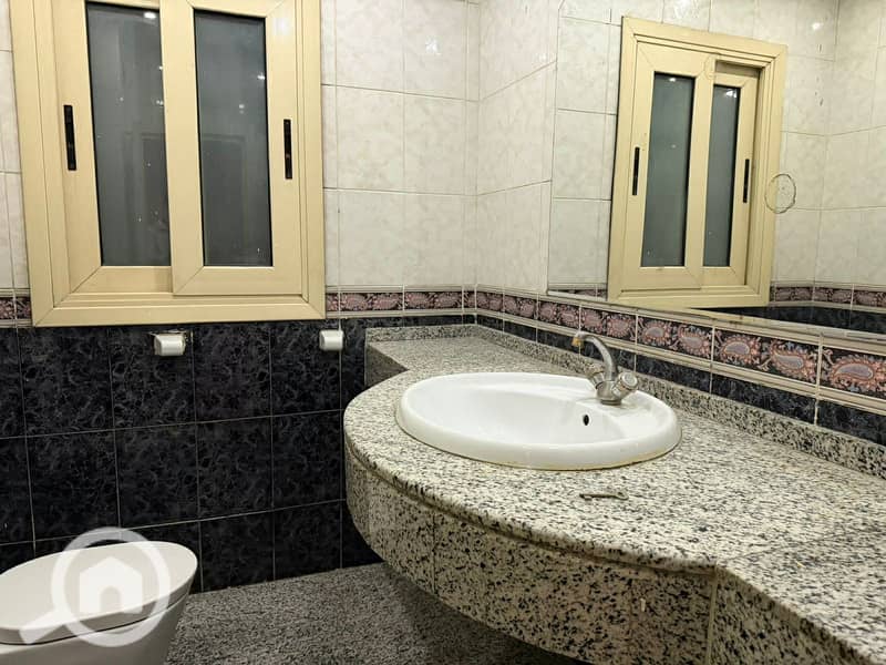 5 1bcb9479-c635-421c-bb0b-7f5b263f86e6. jpeg