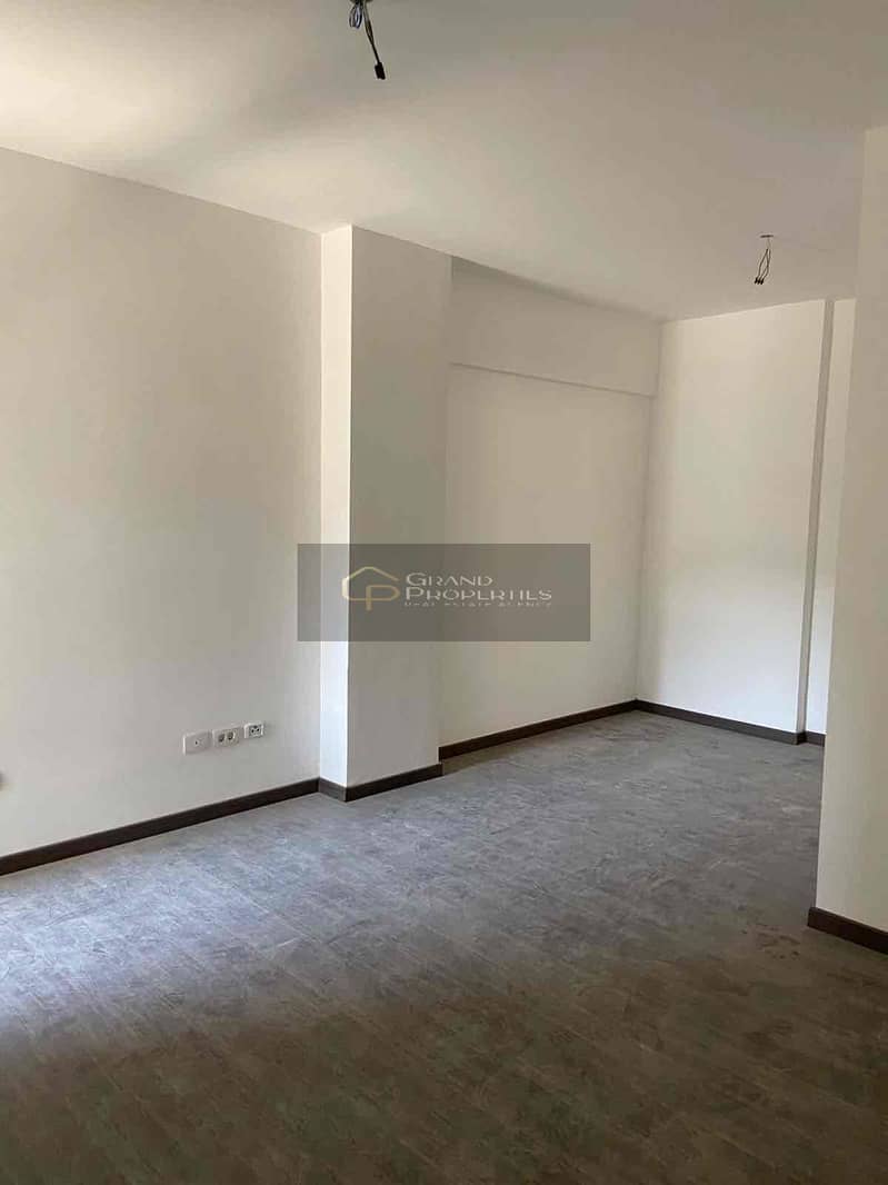 2 8aafa96f-2f1c-40c1-878d-55f26ab34c2a. jpg