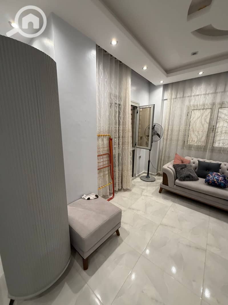 2 069ca0de-b7c5-4ce5-863f-7a3d0332de1f. jpg