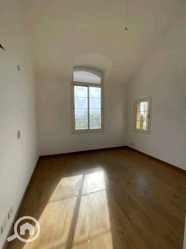 8 6fe238e1-7924-4e94-b389-997f6a37c552. jpg