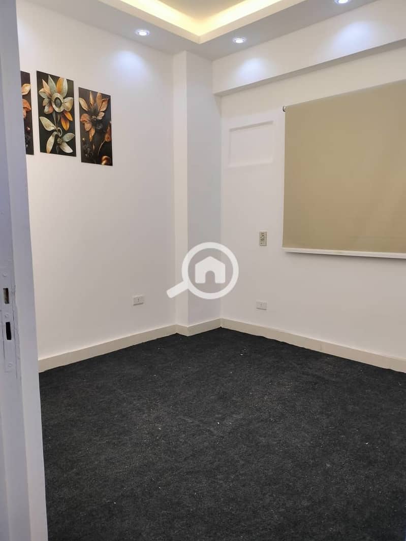 11 cd05b93b-37a0-454b-bddd-cb9f09f64ec4. jpg